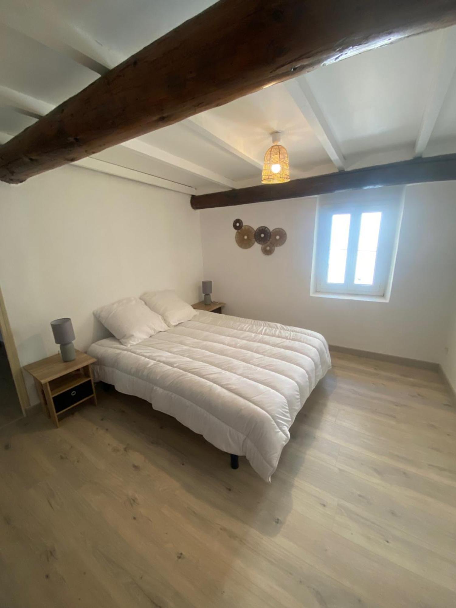 Maison De Village Courthezon Exterior photo